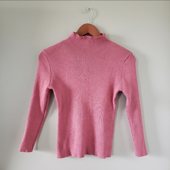 Pink Sweater - Picture 1 of 3